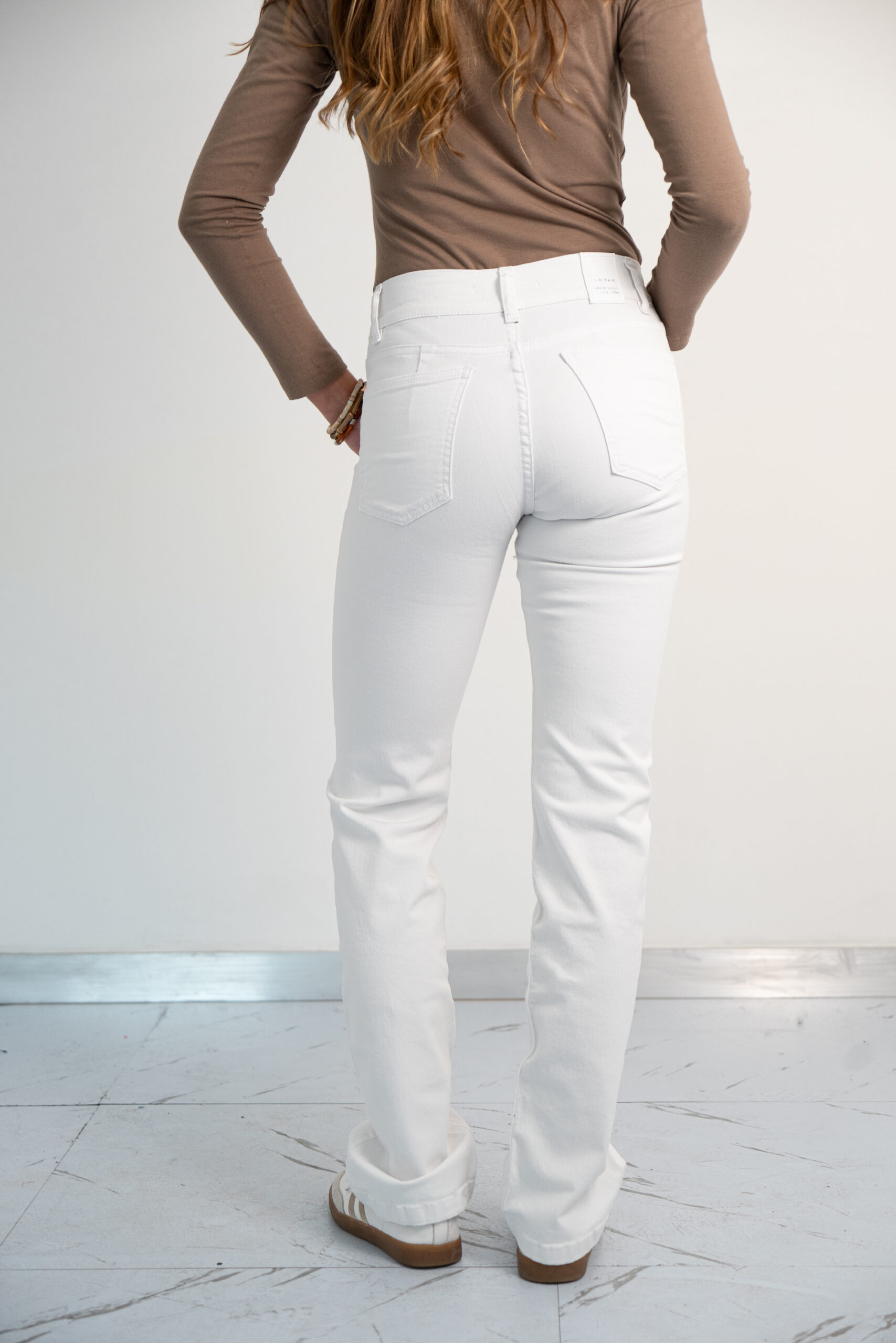 Straight Clavel - Imagen 3